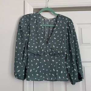 EUC Abercrombie Balloon Sleeve V-neck top